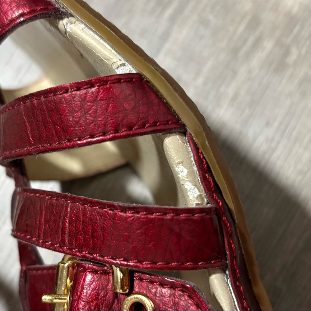 Liz Claiborne Burgundy Sandals - Picture 5 of 9
